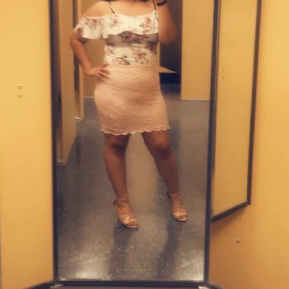 Pink laced pencil skirt Size : XL - Picture 2 of 2